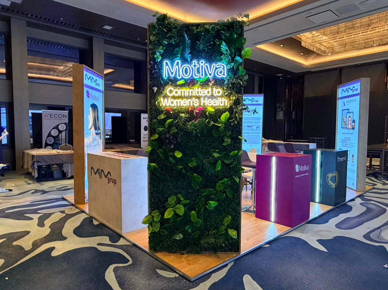 Fuar Standlarında Neon LED Kullanımı | Poznan Lighting