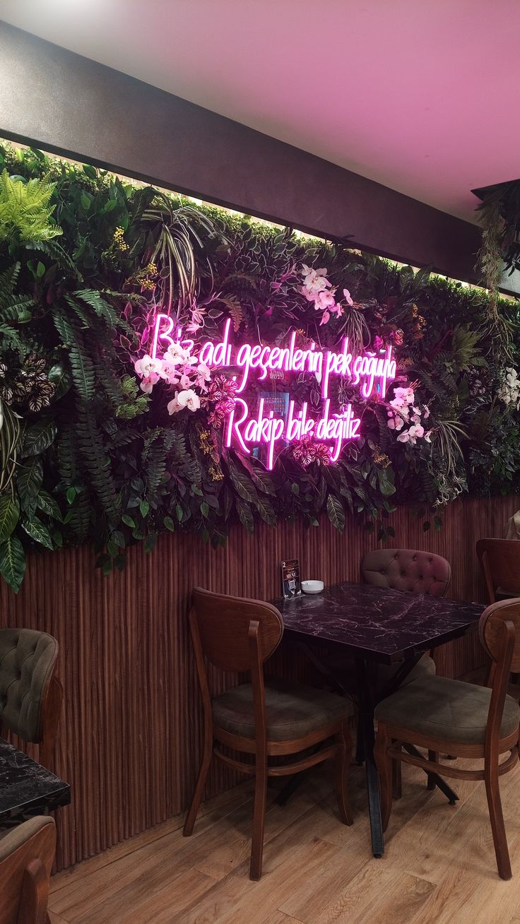 Biz adı geçenlerin pek çoğuyla Rakip bile değiliz Neon LED Tabela