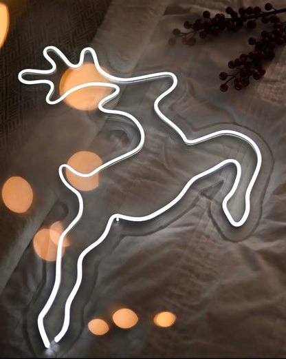 Neon Işıklı Geyik Yılbaşı Dekorasyonu