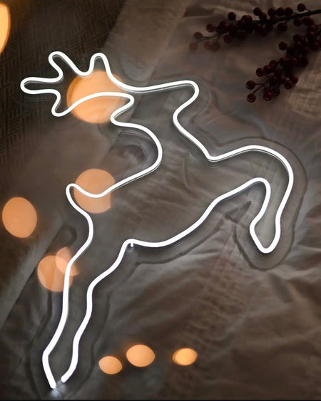 Neon Işıklı Geyik Yılbaşı Dekorasyonu