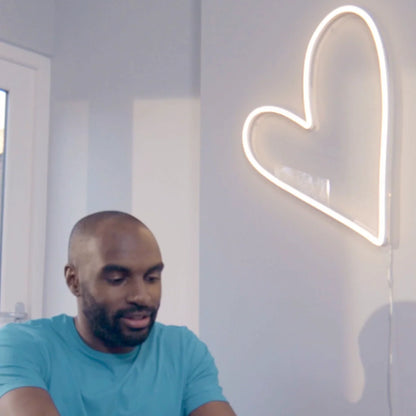 Big Heart Neon Led Işık – Kalp Şekilli Duvar Dekoru