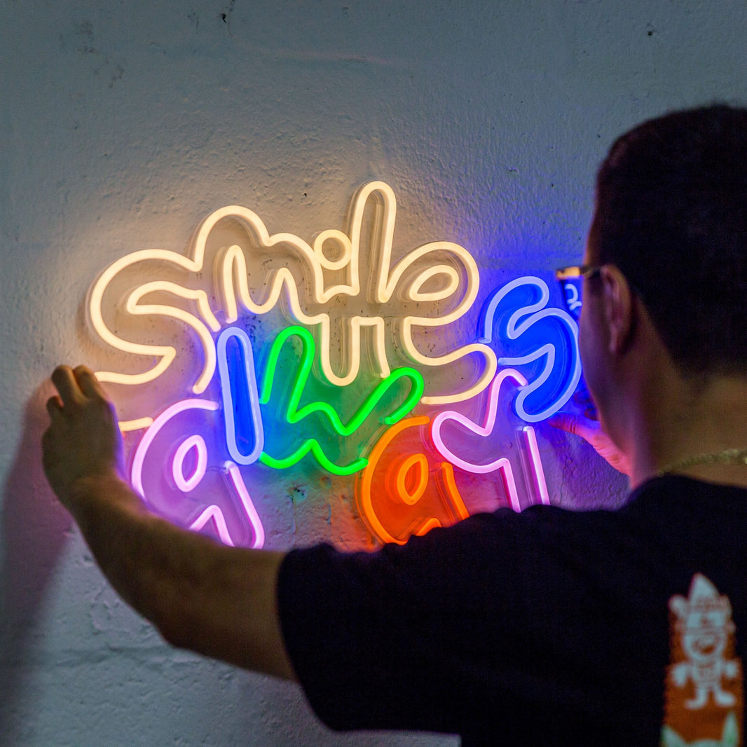 Smile Always Neon LED Tabela | Renkli Dekoratif Duvar Işığı